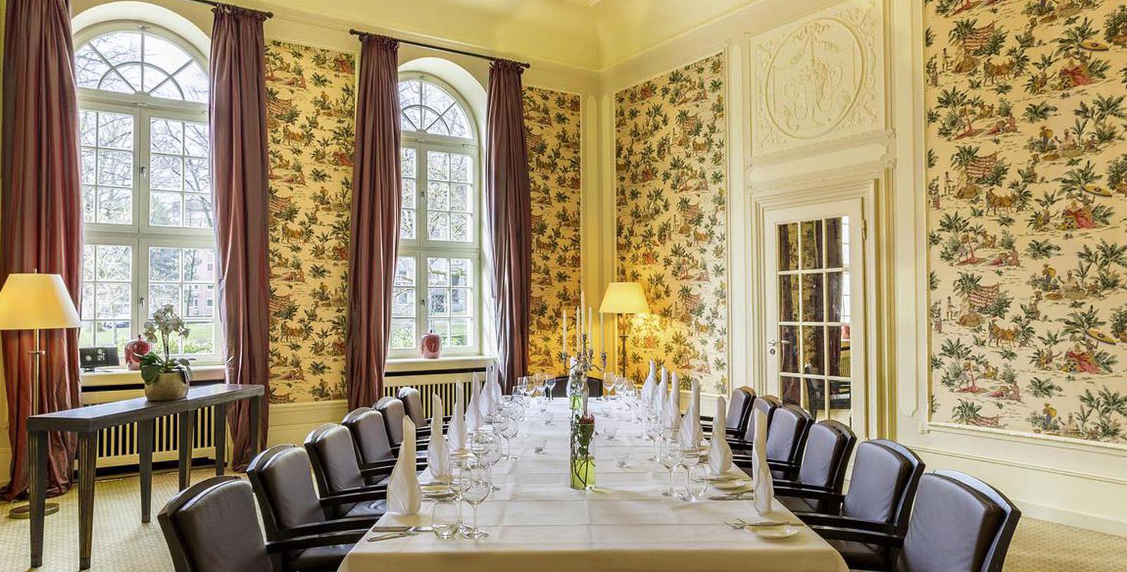 Experience the amazing sights of Aachen’s famous Marktplatz am Rathaus.