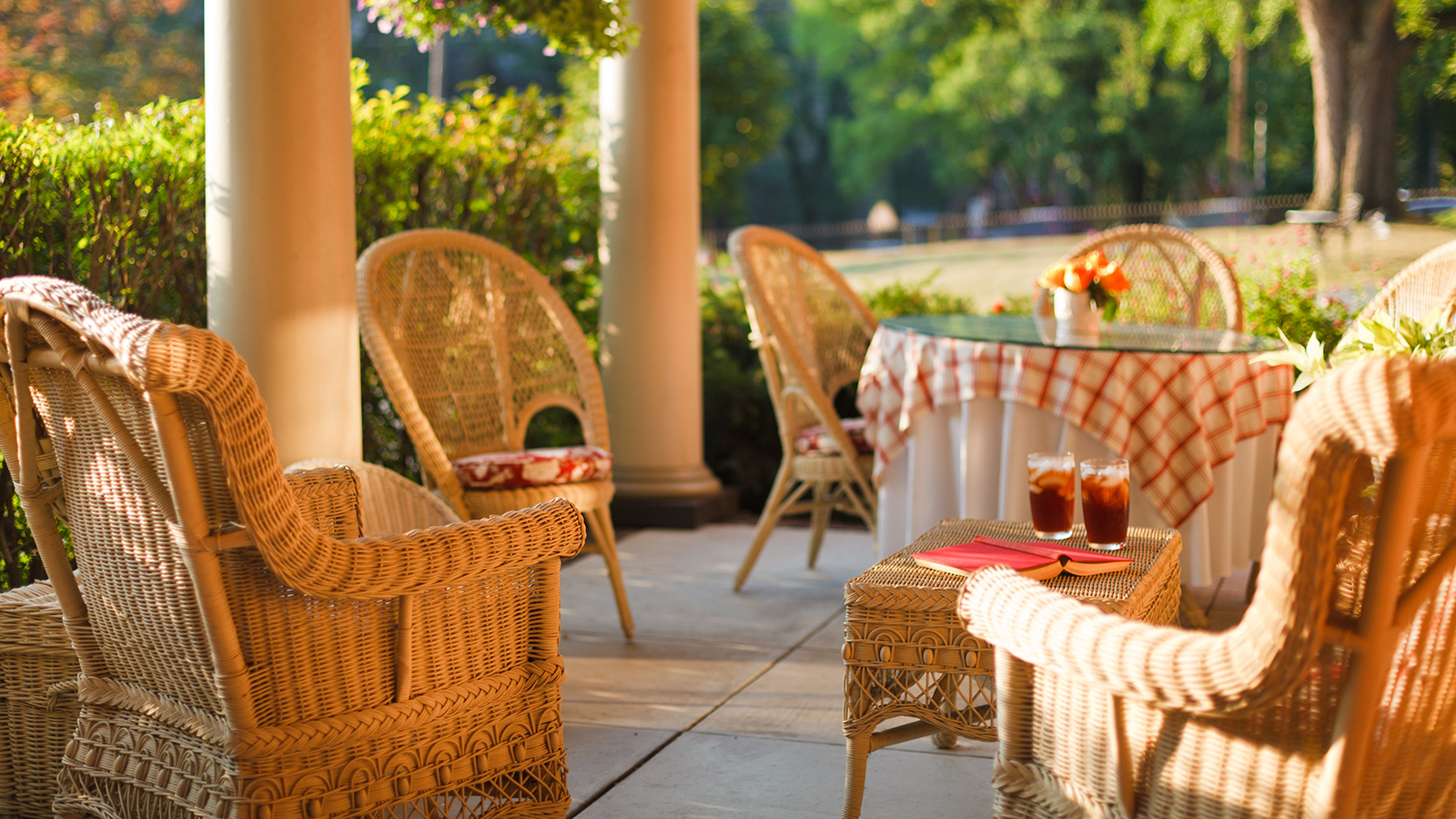 Explore the Colonial Industrial Quarter, the Crystal Cave, the National Museum of Industrial History, and SteelStacks moments away.