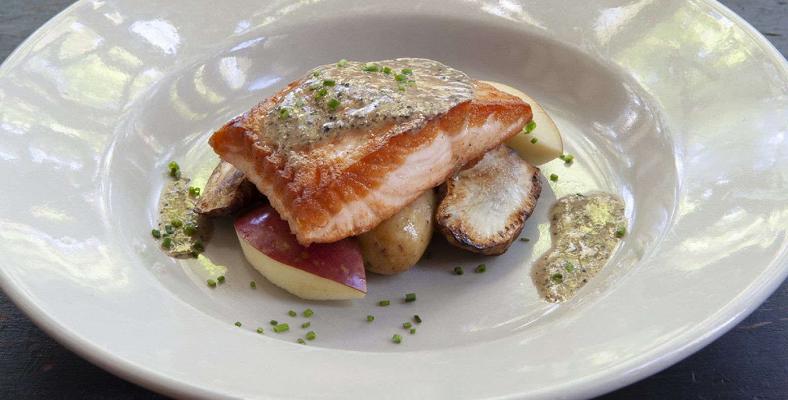 Taste the flavors of the region at the signature restaurant of the Benbow Inn.