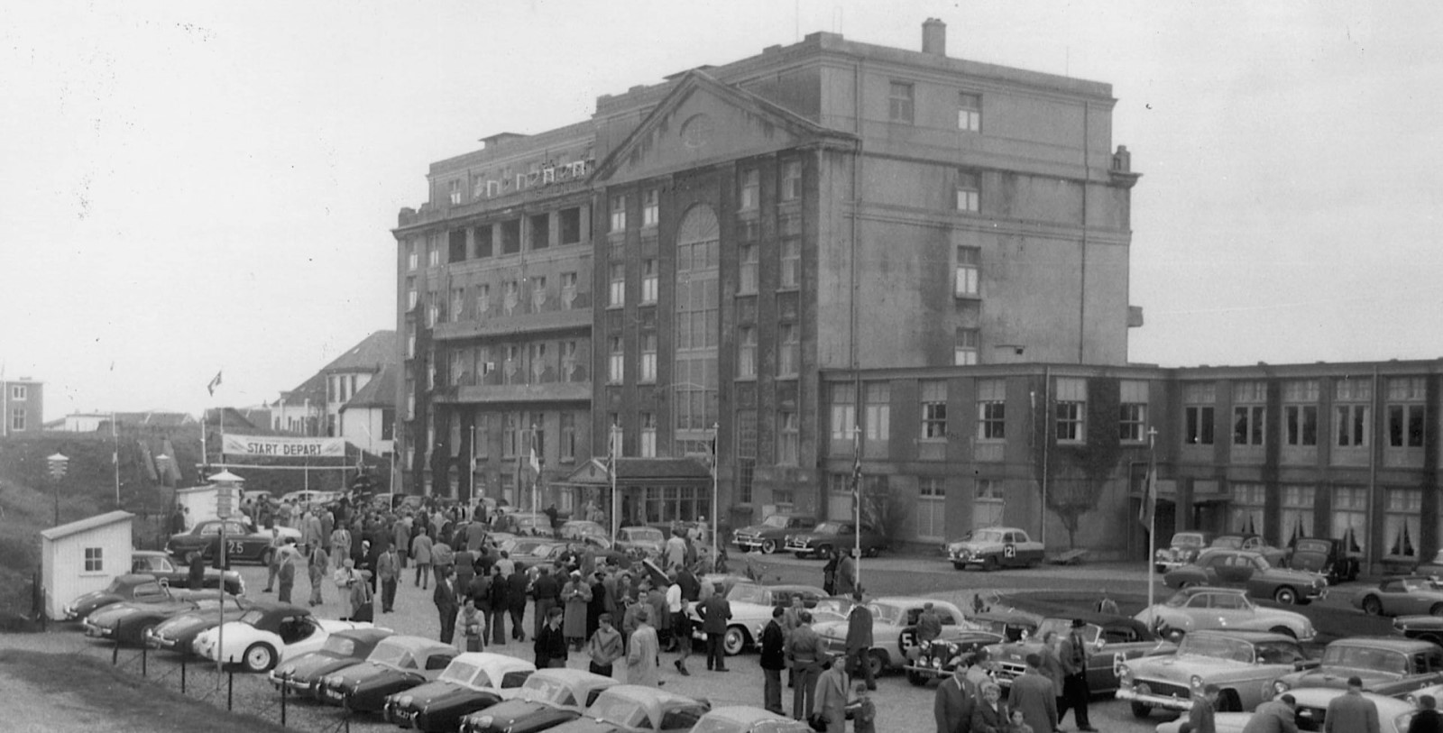 Discover the beautiful Federal-style architecture of the Grand Hotel Huis ter Duin.