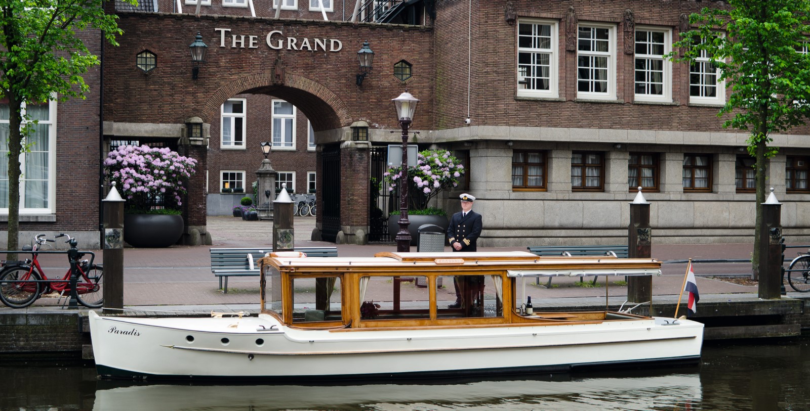 Discover the De Nieuwe Kerk, the Royal Palace of Amsterdam, and Dam Square just steps from the hotel.