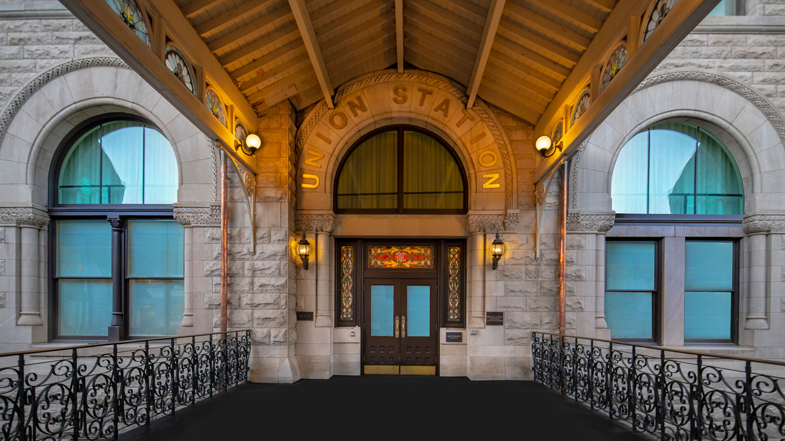 Experience Ryman Auditorium, the Frist Art Museum, Nashville Music City Center, Music Row, and the Country Music Hall of Fame several blocks away.