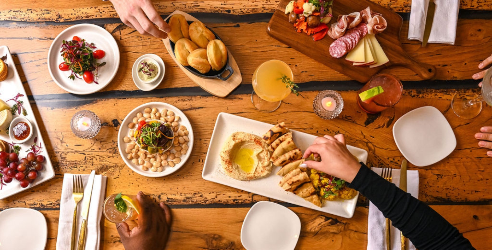 Taste classic American fare with innovative twists at The Black Sheep Lounge & Bar, the signature restaurant of The Kendall House located in the former Engine 7 Firehouse.