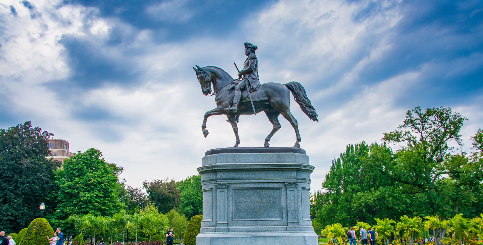 Explore the iconic Freedom Trail and see Revolutionary War history come to life.