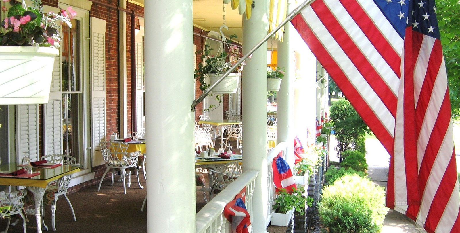 Explore gorgeous Otter View Park, a 15-acre park containing a wildlife habitat, a wetland, and access to Otter Creek.