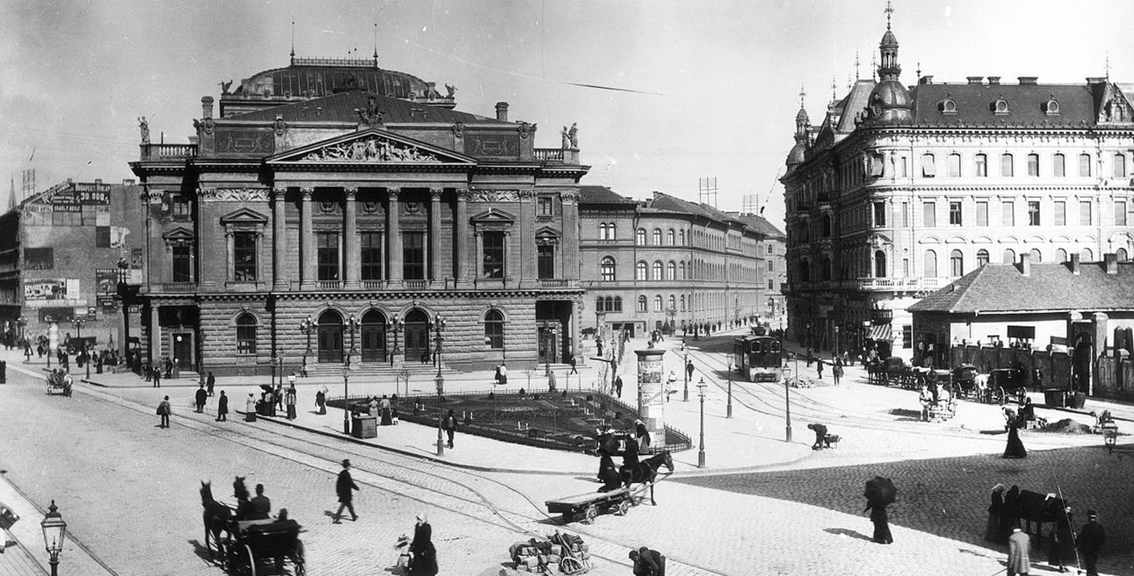 Discover the hotel’s stunning Baroque-style architecture.