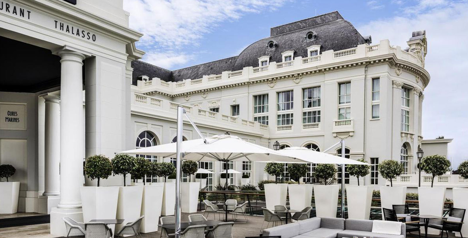 Explore Musée et site de la Batterie de Merville nearby.