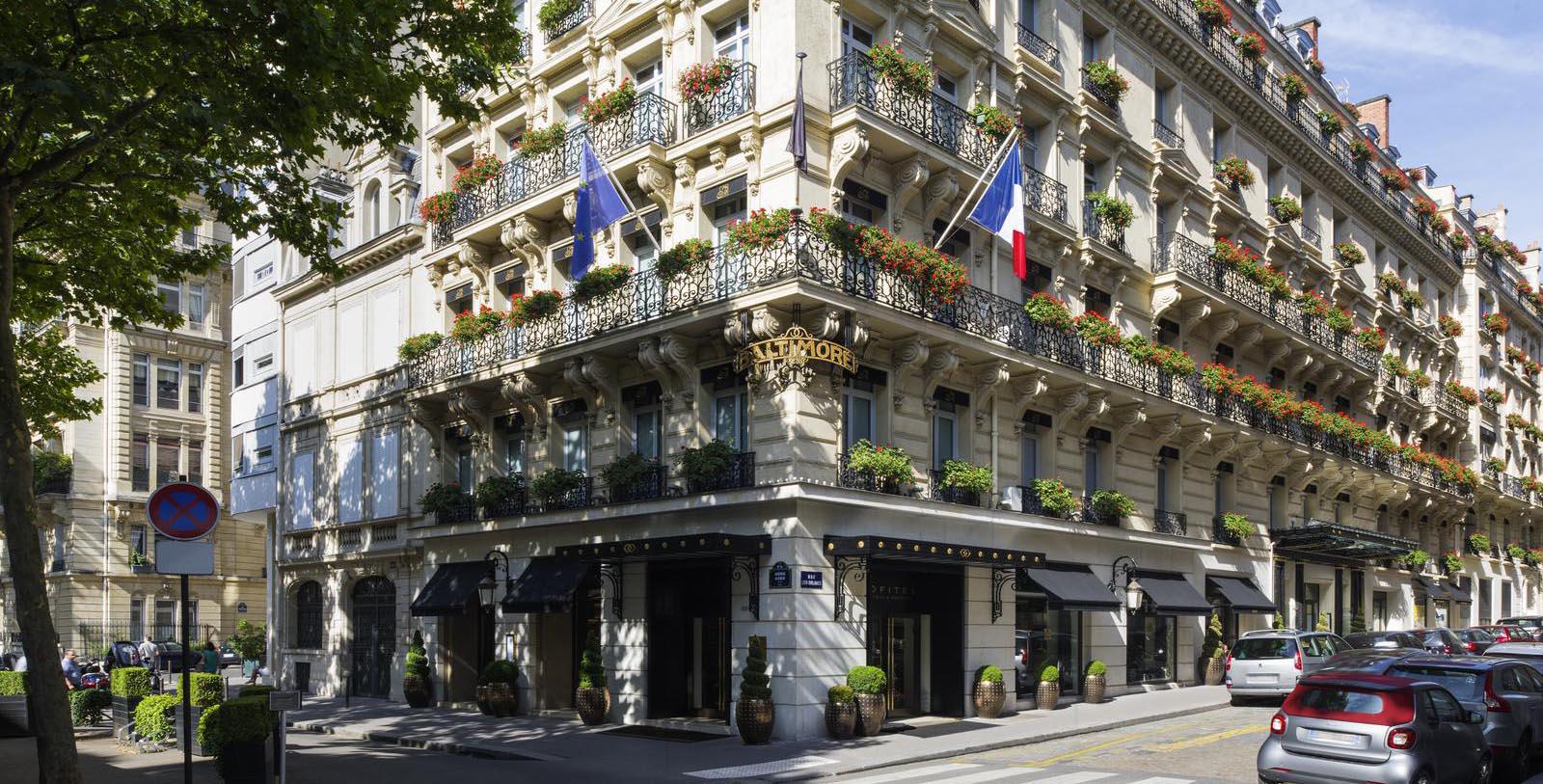 Explore the Grand Palais des Champs-Élysées nearby.