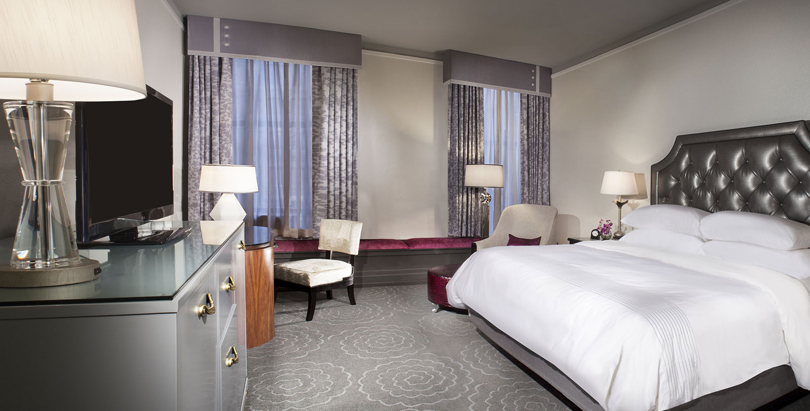 Image of Buckingham Fountain and Downtown Chicago near The Silversmith Hotel, 1897, Member of Historic Hotels of America, in Chicago, Illinois, Hot Deals