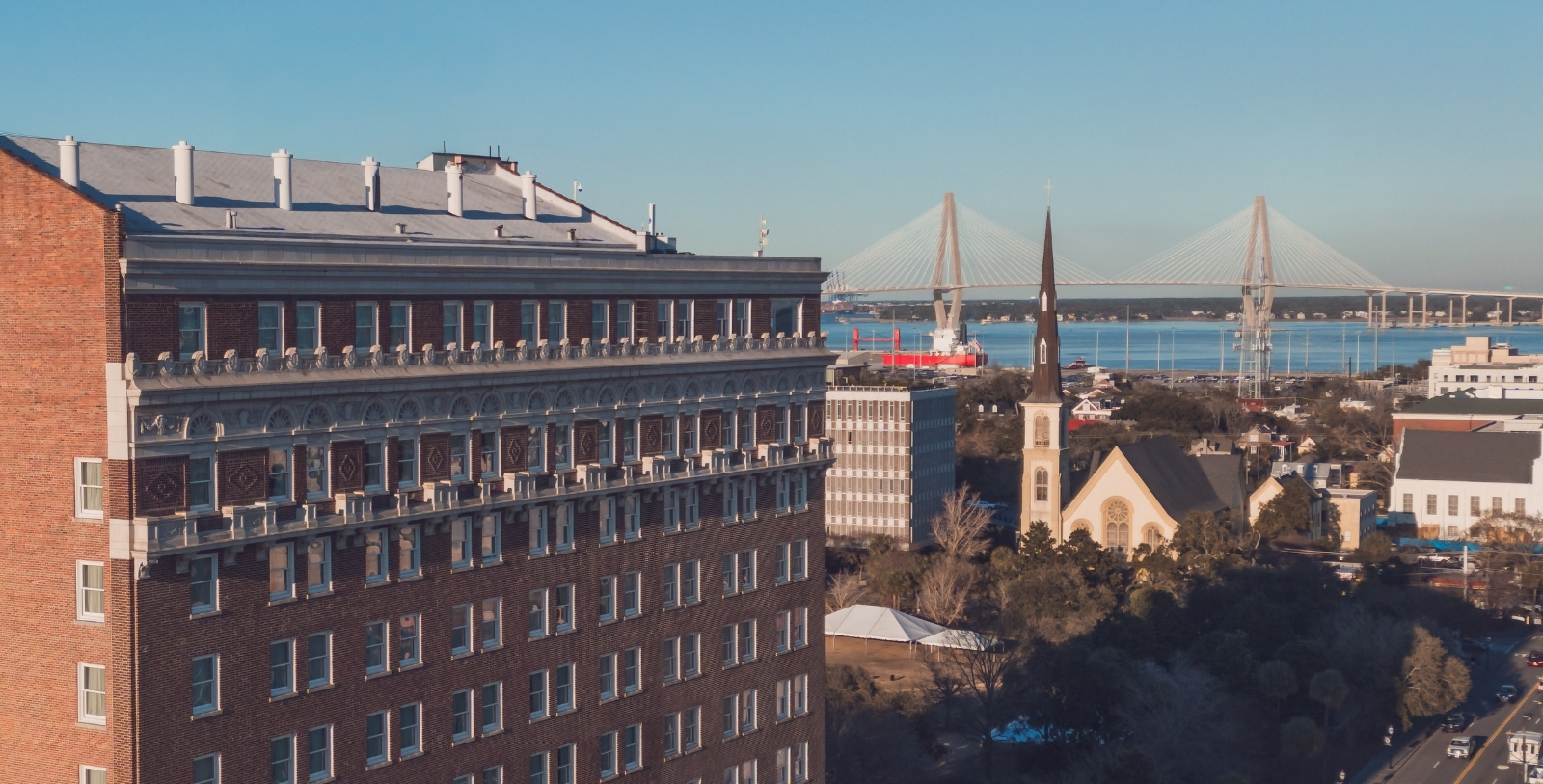 Discover The Charleston Museum, White Point Garden, the South Carolina Aquarium, and Marion Square within walking distance of the hotel.