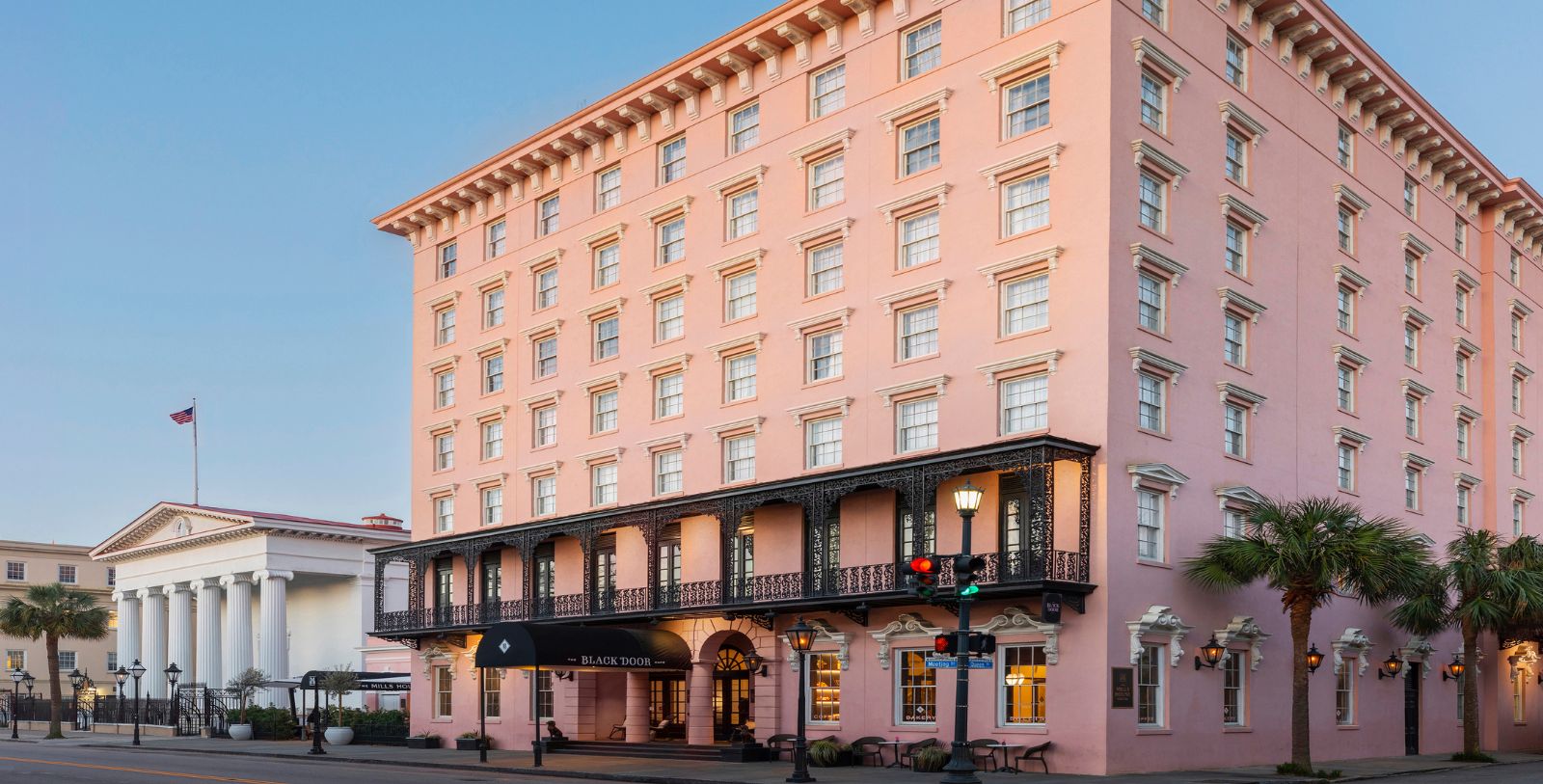 Discover the pink architecture of Mills House Charleston