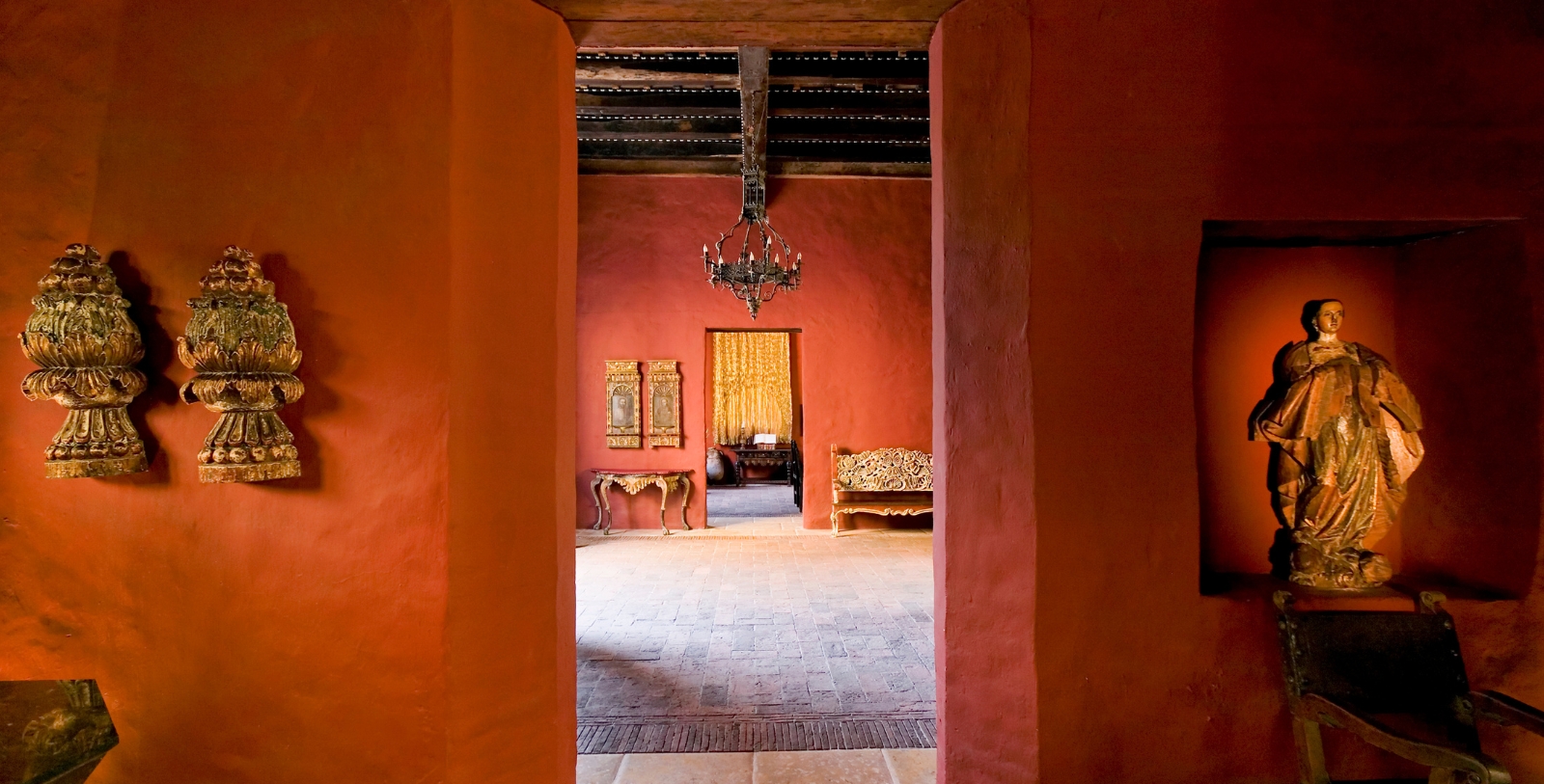 Discover preserved details of the 400-year-old structure.