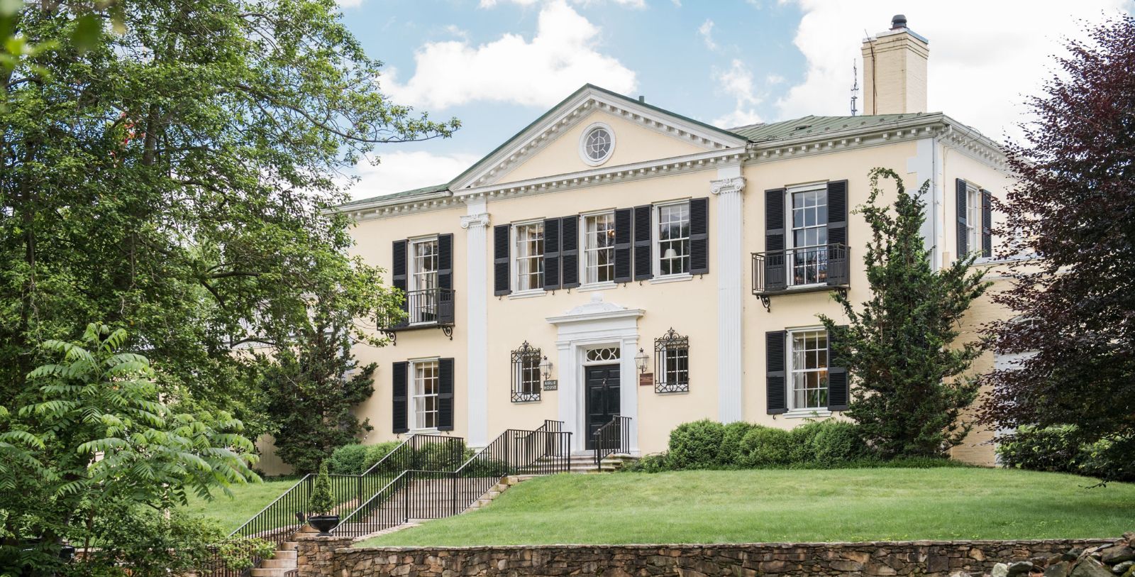 Image of Burgers and Fries at Airlie, 1899, Member of Historic Hotels of America, in Warrenton, Virginia, Taste