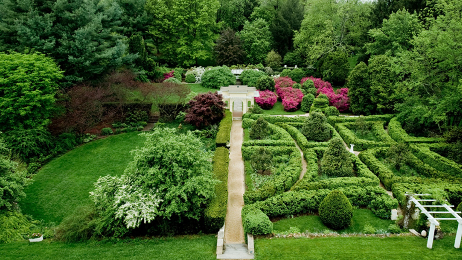 Experience the Stephen F. Udvar-Hazy Center.