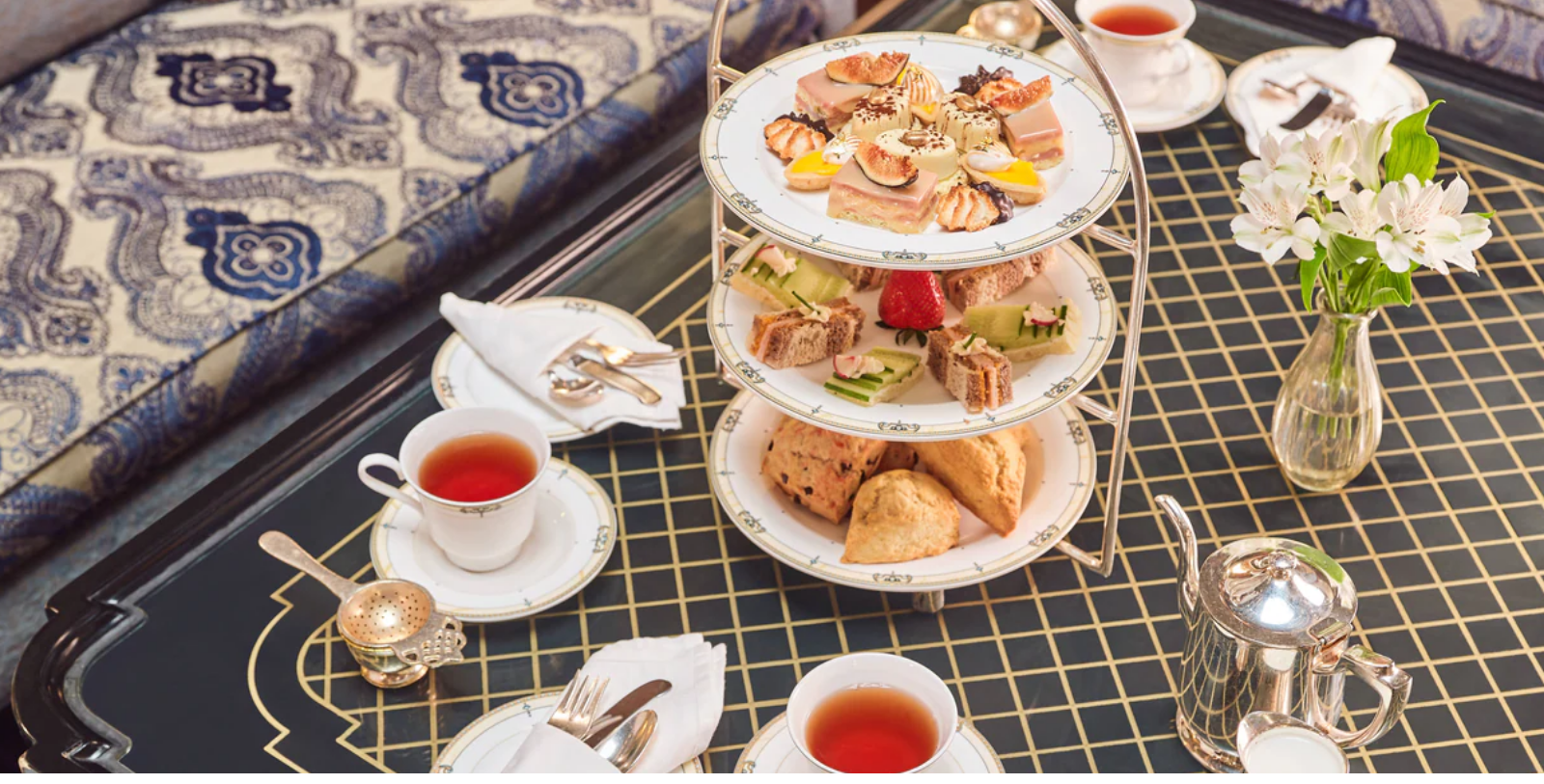 Experience one of the hotel’s signature events, whether listening to its stories on a historian-guided tour, seeing a steer hold court in the atrium during afternoon tea, or kicking off the holiday season with a cascade of champagne.