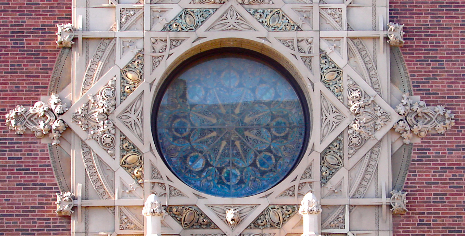 Image of the free bikes at Hotel Grinnell, in Grinnell, Iowa, opened in 1921 and a member of Historic Hotels of America since 2023.