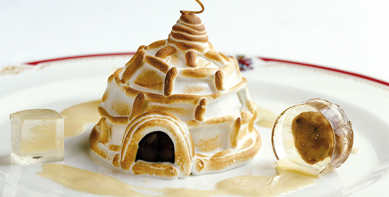 Taste the luxuriously fresh and contemporary cuisine at The Palmer Restaurant.