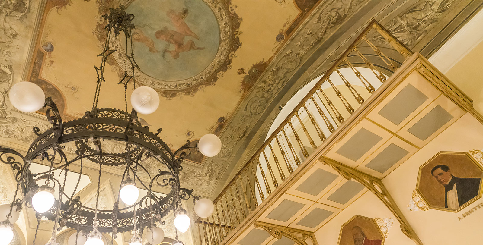 Explore the nearby Cathedral of Santa Maria del Fiore.