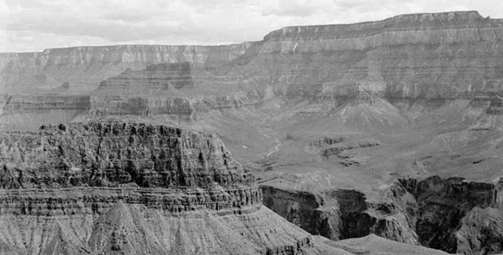 Experience South Kaibab Trail to reach Pipe Creek.