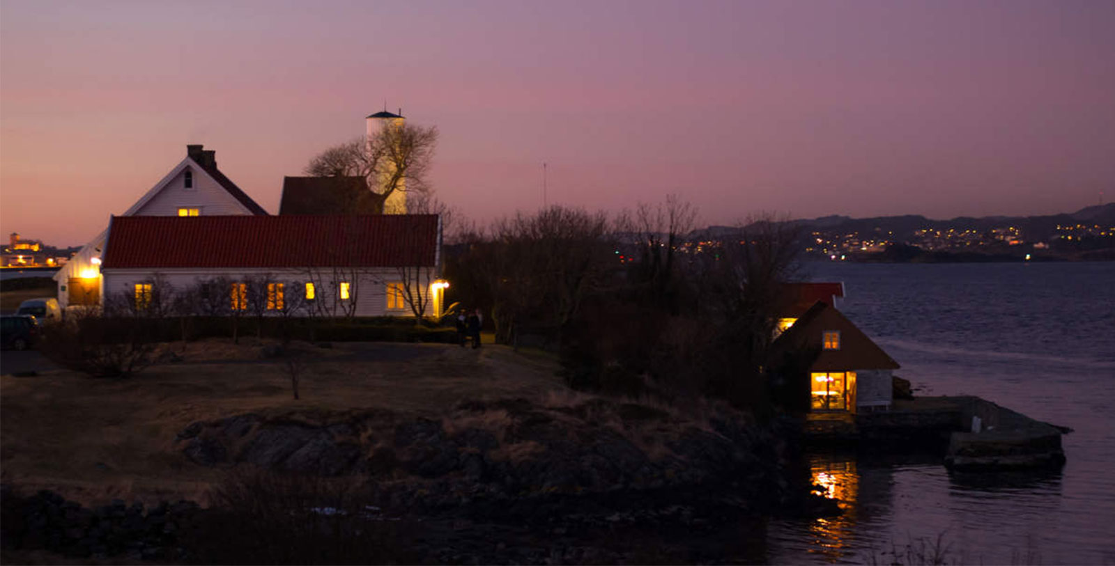 Explore the Stavanger Cathedral (Stavanger Domkirke).