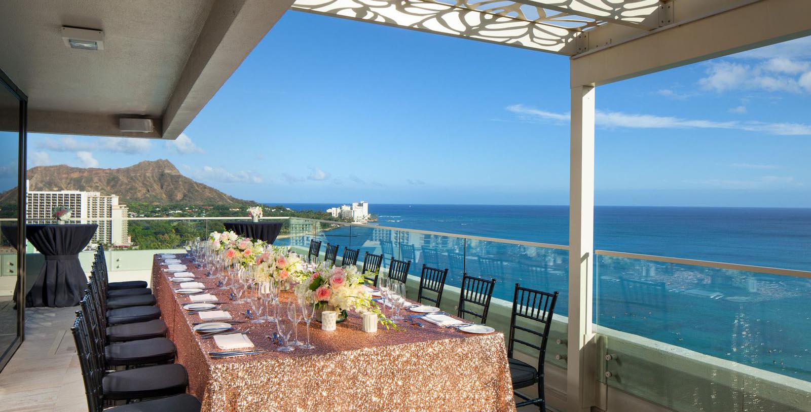 Experience a historic tour of the Moana Surfrider and learn about the history of this iconic resort.