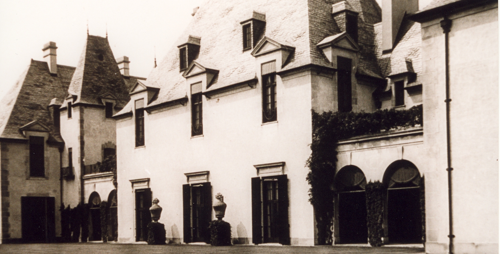 Discover the grand, Roaring Twenties estate.