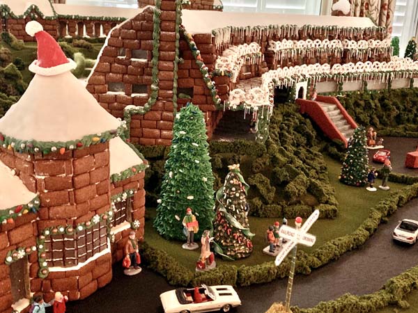 Chatham_Bars_Inn_Gingerbread_Village_Display_2022.jpg