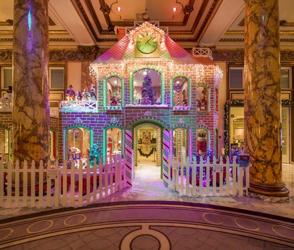 Fairmont_Hotel_San_Francisco_Gingerbread_2022.jpg