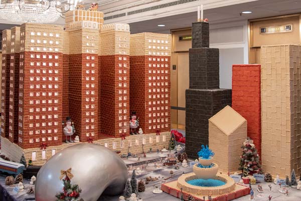 Hilton_Chicago_Gingerbread_Display_2022.jpg