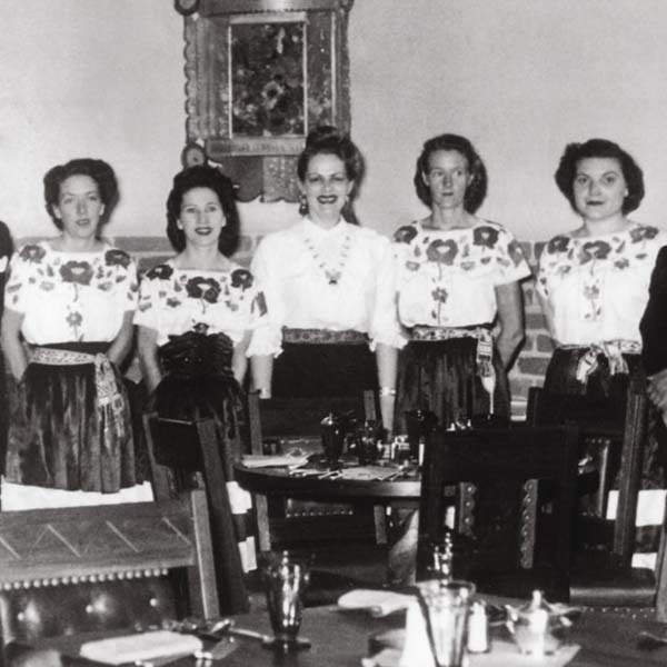 Where_Women_Made_History_La_Fonda_on_the_Plaza_1922_Santa_Fe_New_Mexico_Waitresses