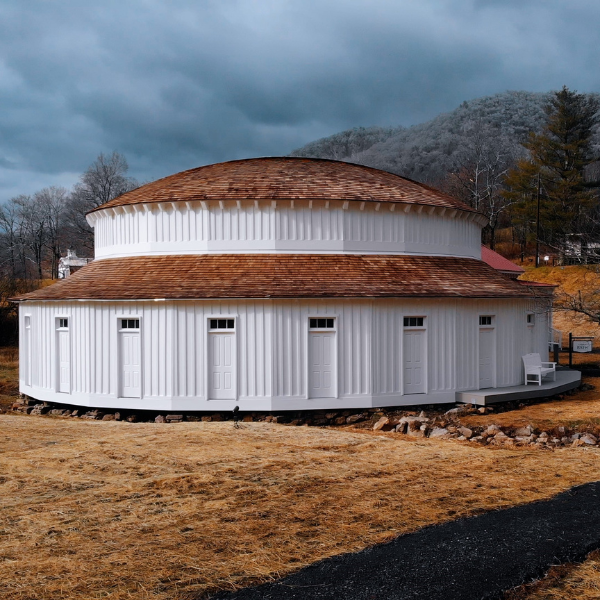Image_of_the_Ladies_Bathhouse_at_Omni_Homestead_Resort_1766_Member_of_Historic_Hotels_of_America_in_Hot_Springs_Virginia.png