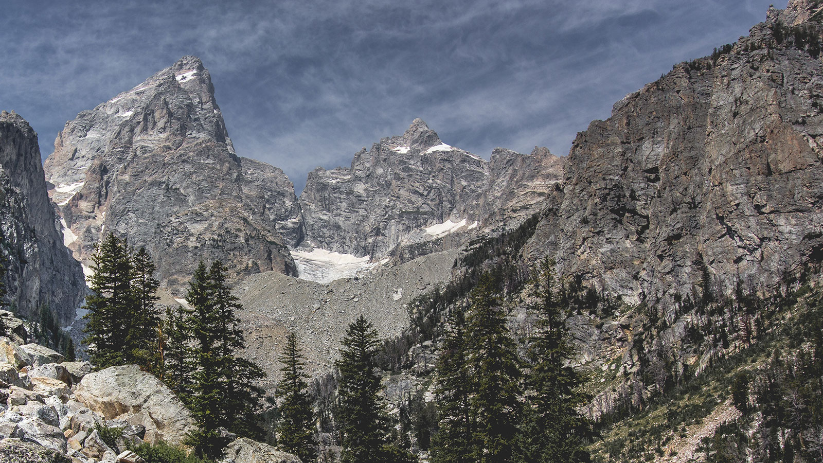 Explore the Grand Teton National Park.