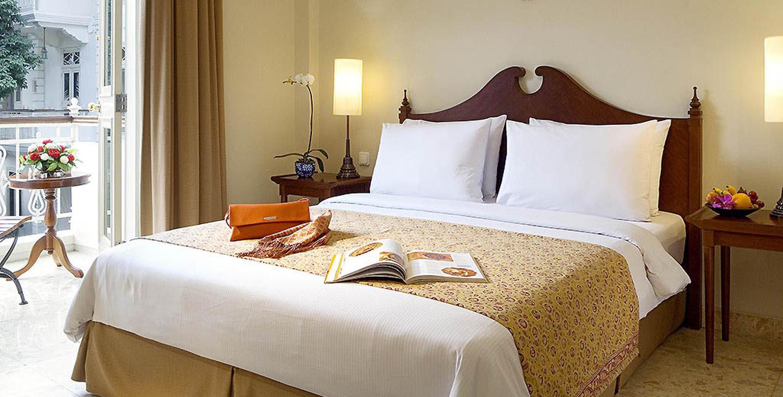 Travel to the Kraton Yogyakarta Hadiningrat, the Fort Vredeburg Museum and the Taman Sari several blocks away.