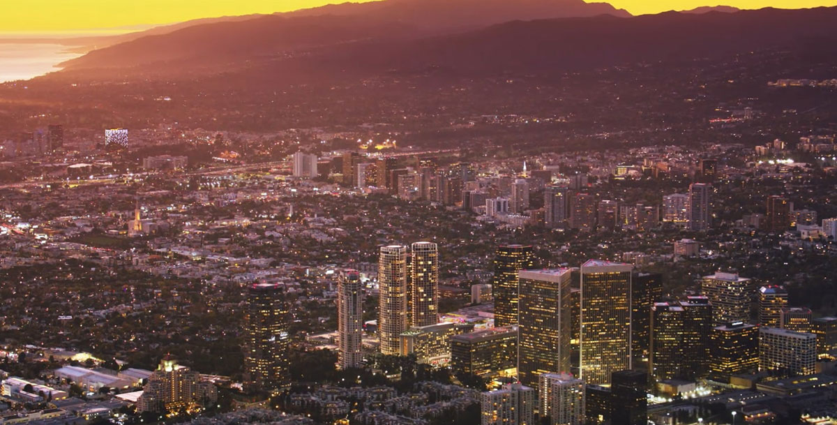 Experience Hollywood Boulevard and the Walk of Fame, the TCL Chinese Theatre, and Dolby Theater just steps away.