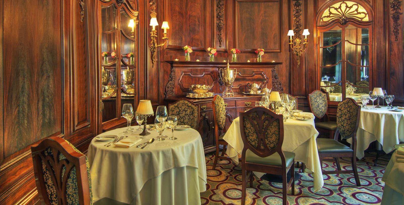 Taste classic Vermont cheese at the Plymouth Cheese factory.