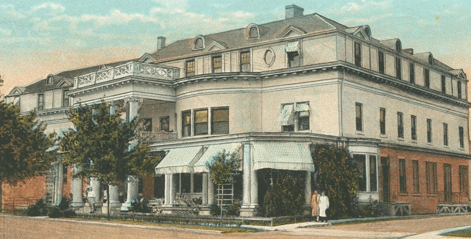 Discover the historic beauty of Boone Tavern Hotel of Berea College, established in 1909 and named after famed Kentucky explorer Daniel Boone.