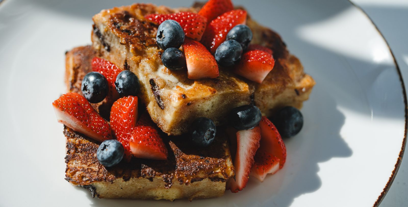 Taste internationally acclaimed traditional Southern or creative New American cuisine in the award-winning Boone Tavern dining room.