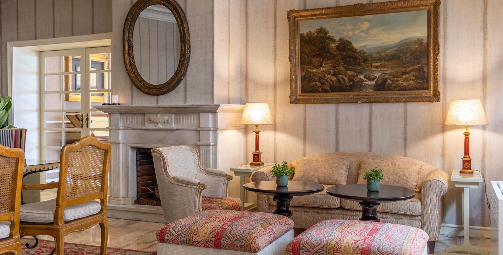 Image of the reading corner at Hotel Lisboa Plaza, 1954, a member of Historic Hotels Worldwide in Lisbon, Portugal, Special Offers, Discounted Rates, Families, Romantic Escape, Honeymoons, Anniversaries, Reunions