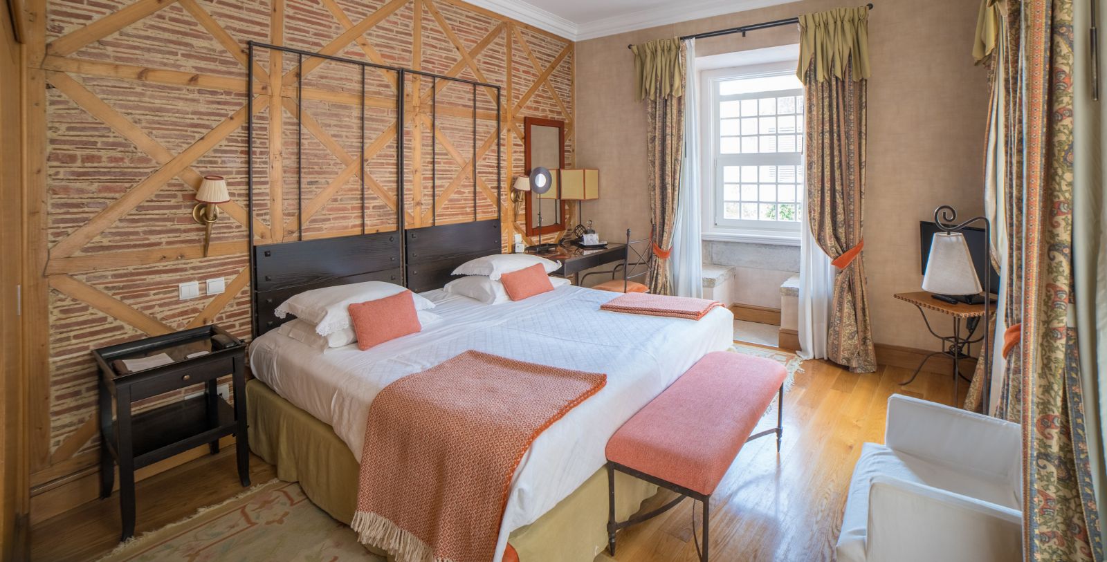 Image of Alfama guestroom at Solar do Castelo, 1765, a member of Historic Hotels Worldwide in Lisbon, Portugal
