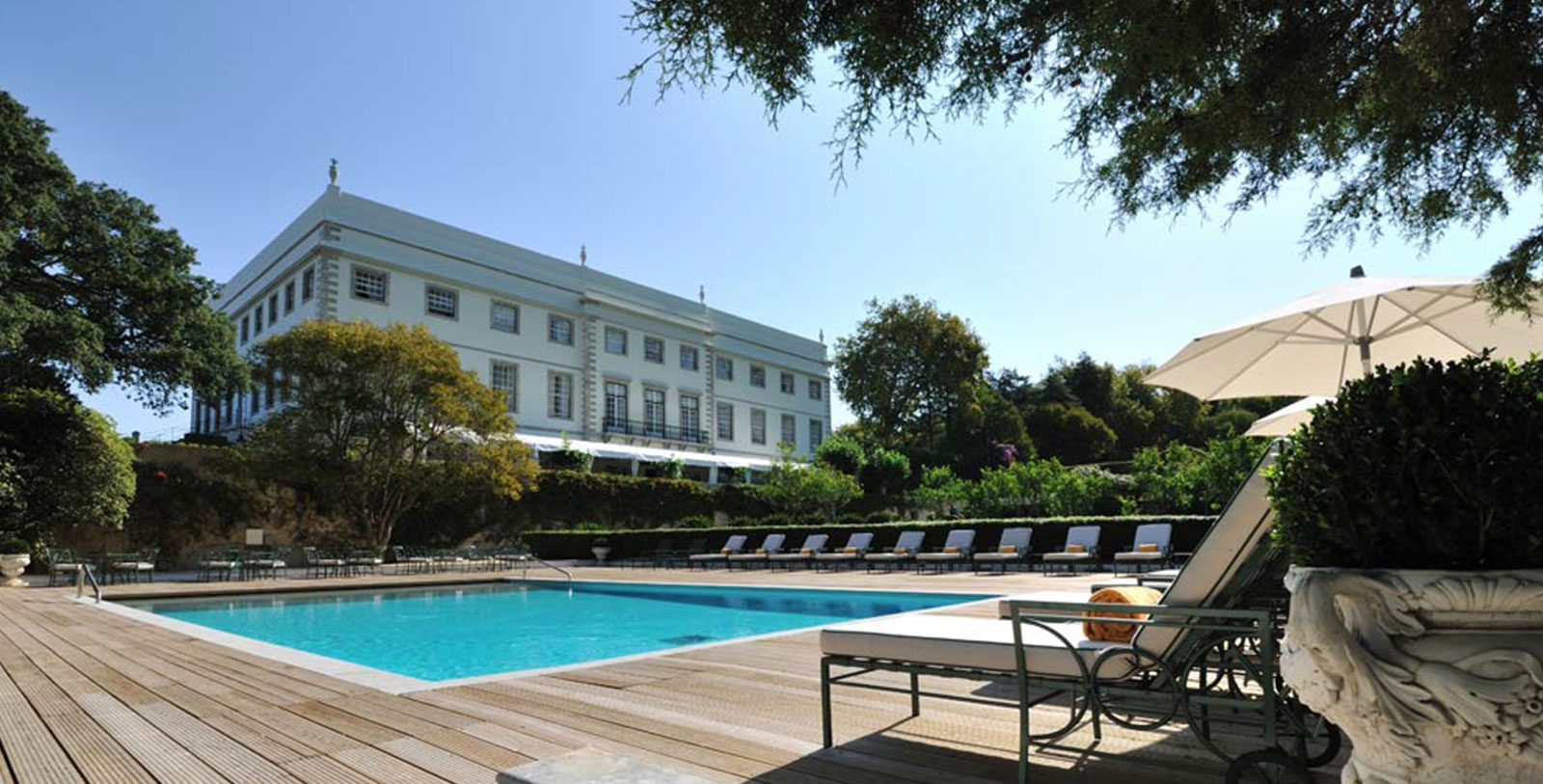 Travel to the Castelo dos Mouros, Sintra National Palace, and the Park and National Palace of Pena from the hotel.