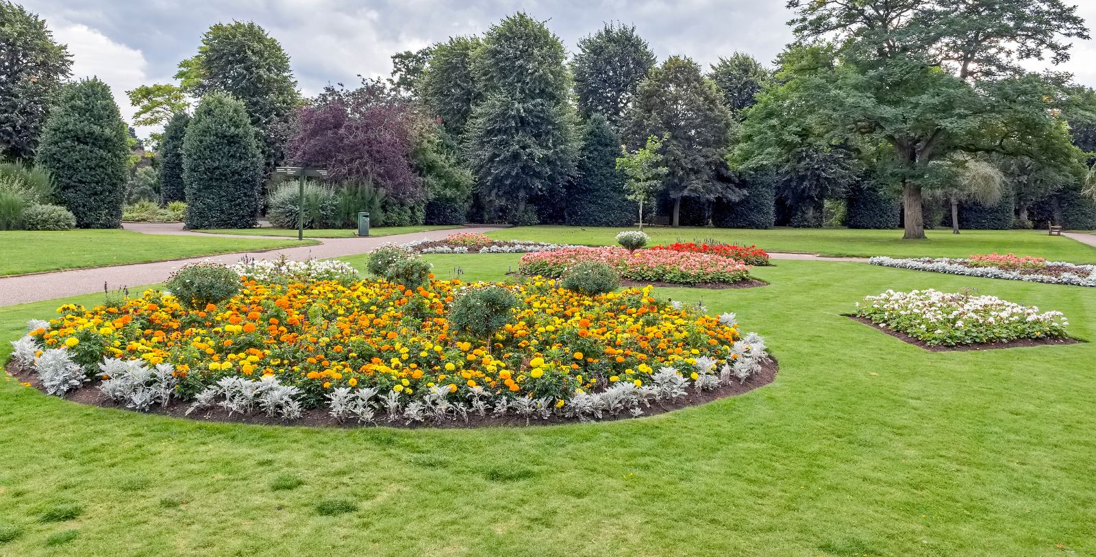 Experience Grosvenor Square, just a short stroll from Hyde London City.