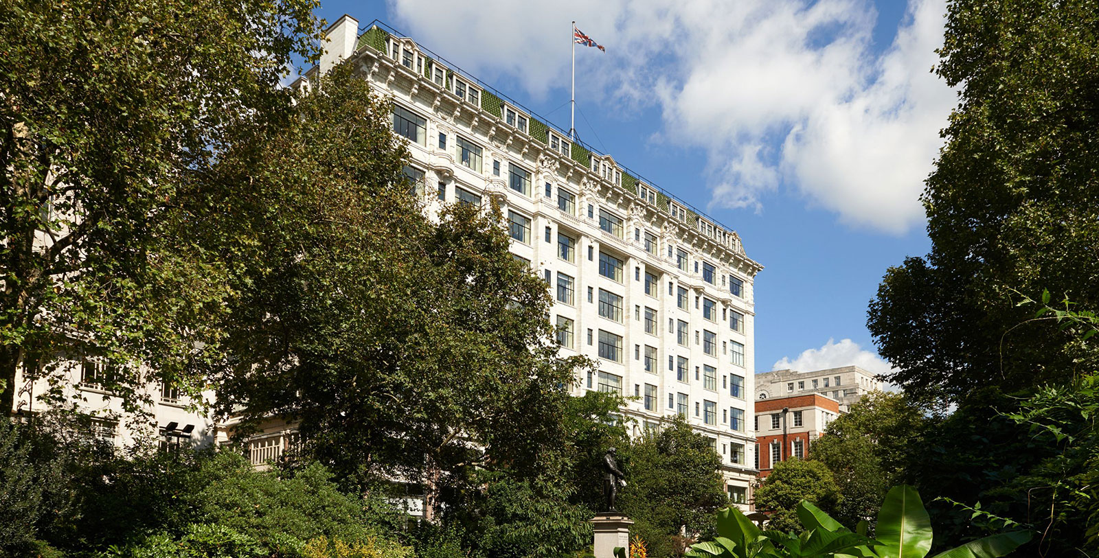 Tour the Somerset House, Adelphi Theatre, and the London Transport Museum just moments away.