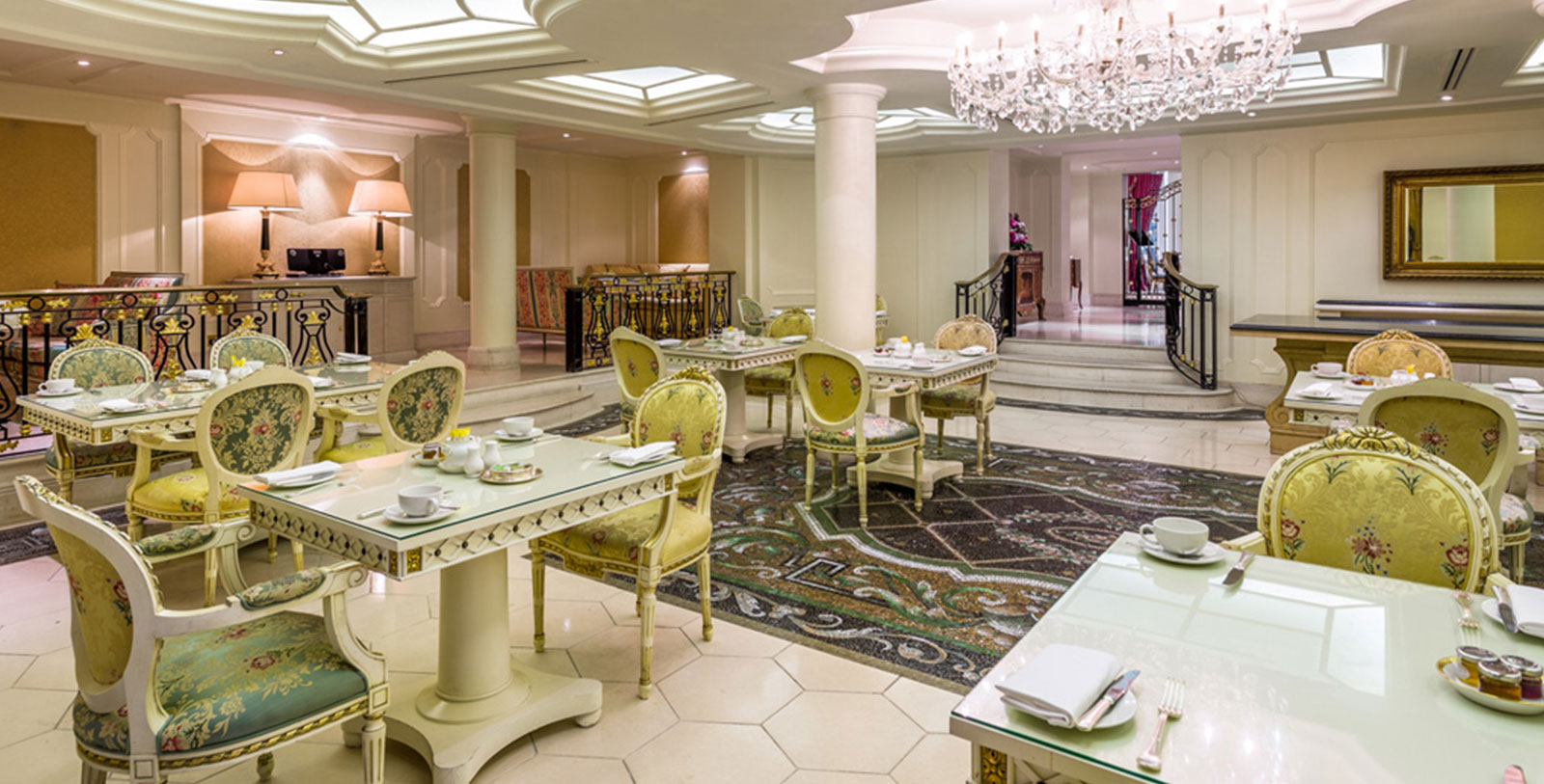 Taste the delicious cuisine of historic pubs like Ye Olde Mitre and The Lamb & Flag.