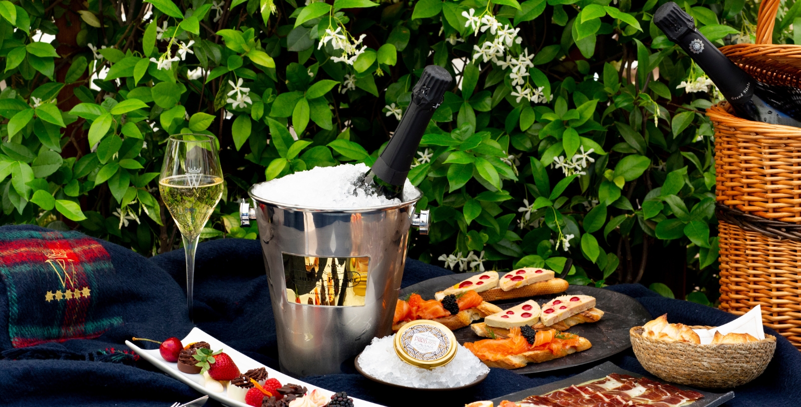 Taste Wellington Hotel & Spa Madrid’s best cuisine on a luxury picnic in Retiro Park.
