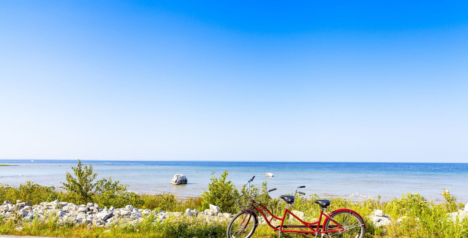 Image of Exterior and Marina, Island House Hotel in Mackinac Island, Michigan, 1852Member of Historic Hotels of America, Special Offers, Discounted Rates, Families, Romantic Escape, Honeymoons, Anniversaries, Reunions