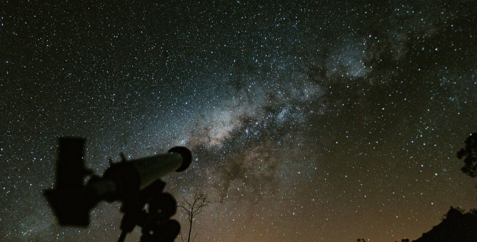 Experience stargazing at Crater Lake Lodge.