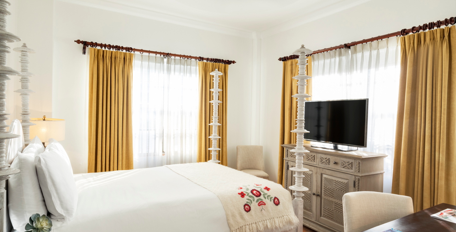 Experience a stroll along the famous Miami Beach Boardwalk just steps away from the hotel.