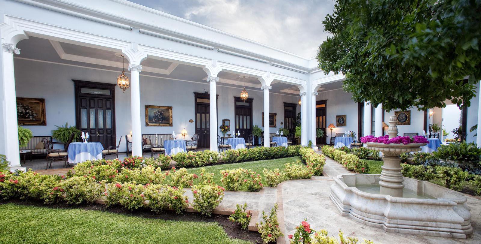 Experience the Gran Museo del Mundo Maya (Mayan World Museum of Mérida).