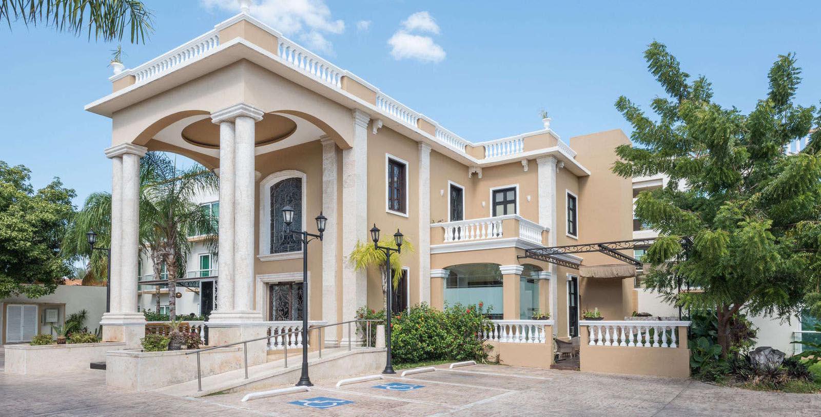 Image of Hotel Exterior Wyndham Merida, 1912, Member of Historic Hotels Worldwide, in Merida, Yucatan, Mexico, Special Offers, Discounted Rates, Families, Romantic Escape, Honeymoons, Anniversaries, Reunions