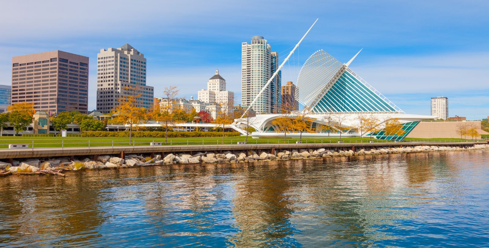 Experience the Milwaukee Art Museum.